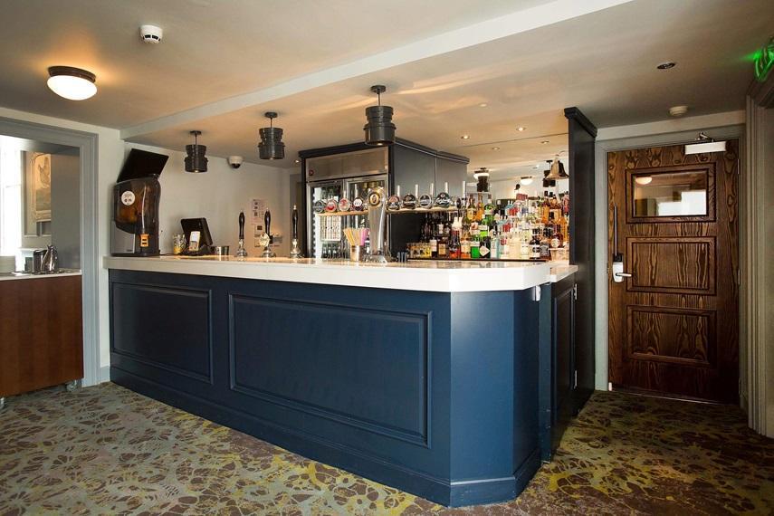 The Cross Keys Hotel พีเบิลส์ ภายนอก รูปภาพ
