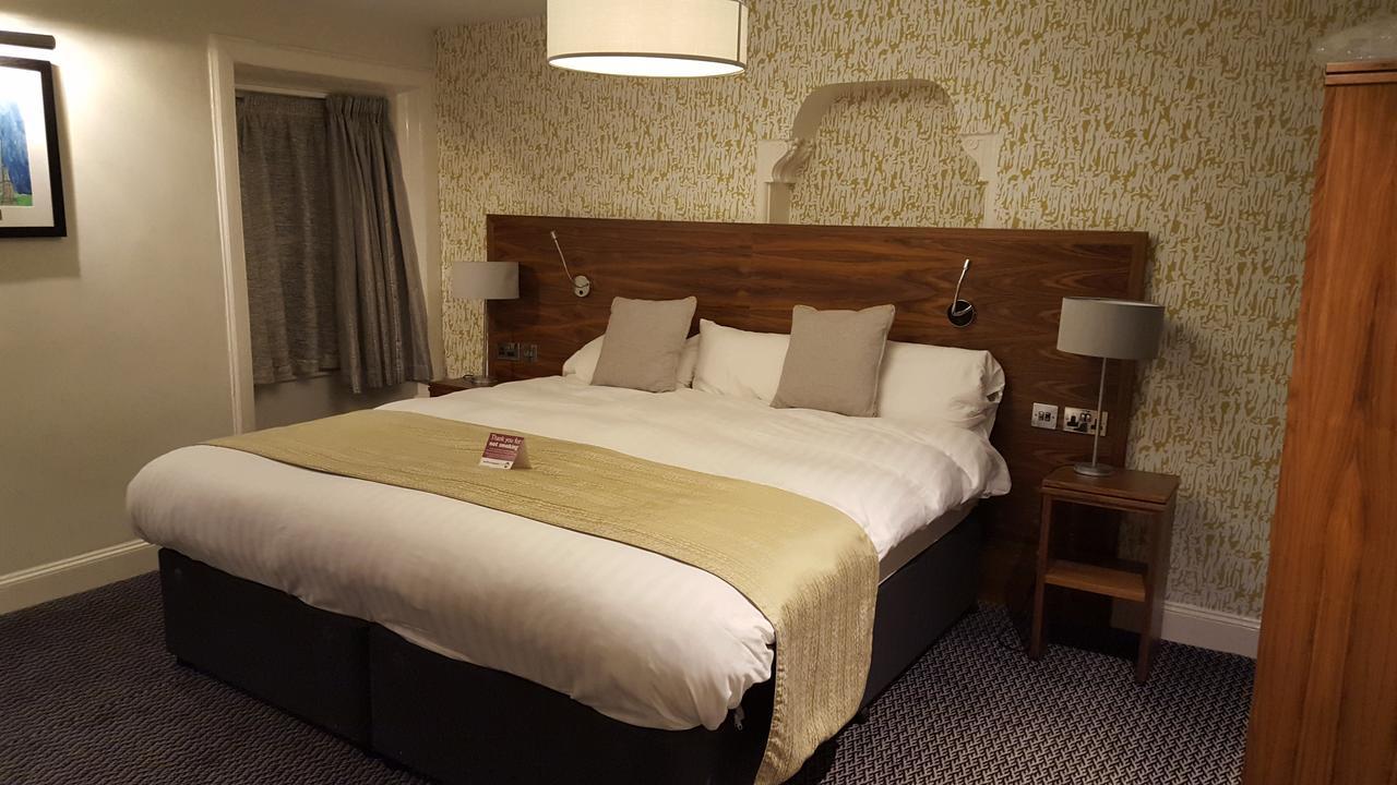 The Cross Keys Hotel พีเบิลส์ ภายนอก รูปภาพ